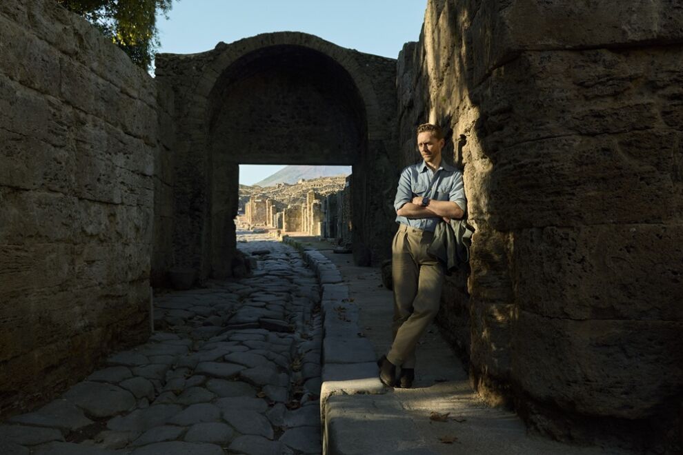 Un viaggio a Pompei insieme a Tom Hiddleston a luglio su Disney+ Un viaggio a Pompei insieme a Tom Hiddleston a luglio su Disney+