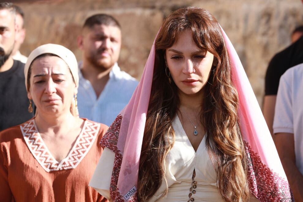 Far Away, la nuova serie tv turca di Canale 5: le anticipazioni dall’8 al 12 giugno Far Away, la nuova serie tv turca di Canale 5: le anticipazioni dall’8 al 12 giugno