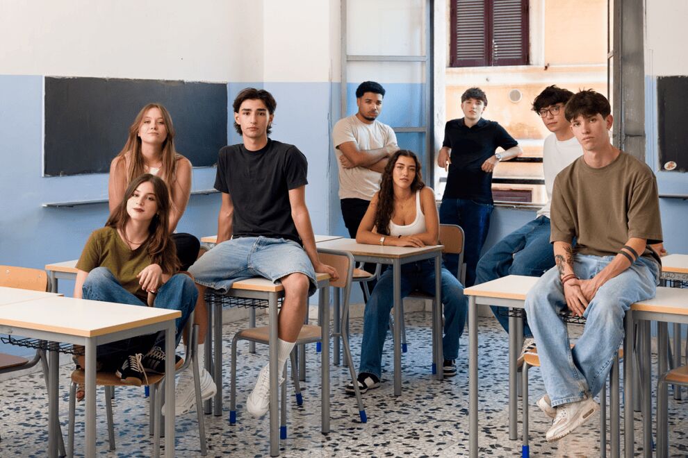 FOMO – Fear of Missing Out, l’ultimo anno di scuola di un liceo romano diventa una docu-serie FOMO – Fear of Missing Out, l’ultimo anno di scuola di un liceo romano diventa una docu-serie